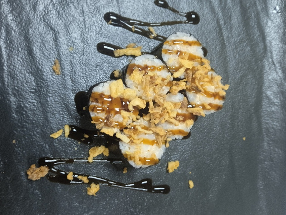 Спайси ролл с кальмаром