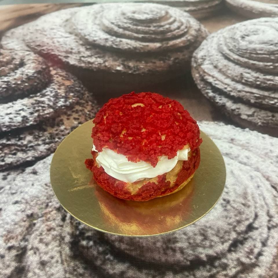 Пирожные ШУ со сливочным кремом*