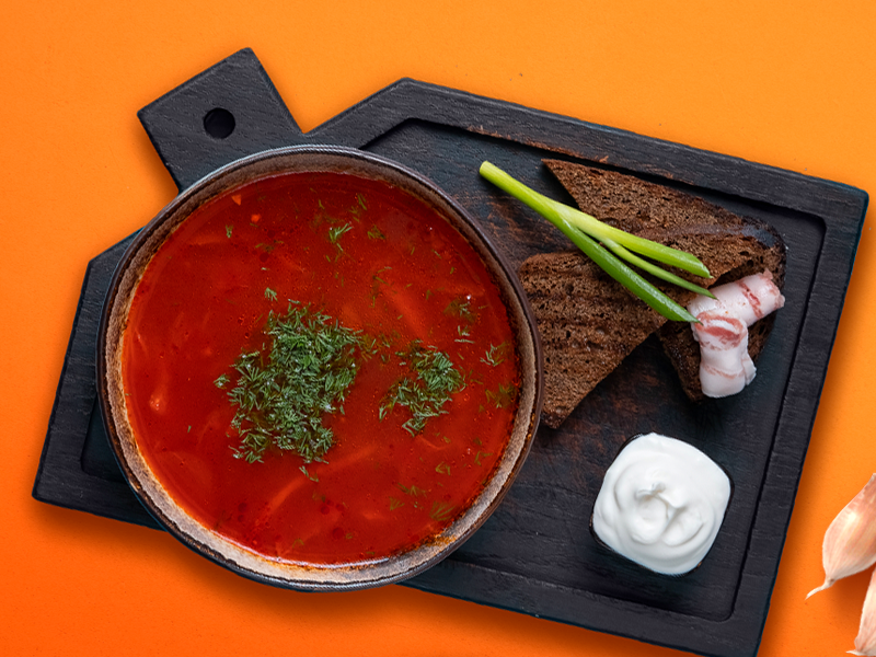 Борщ с говядиной и салом