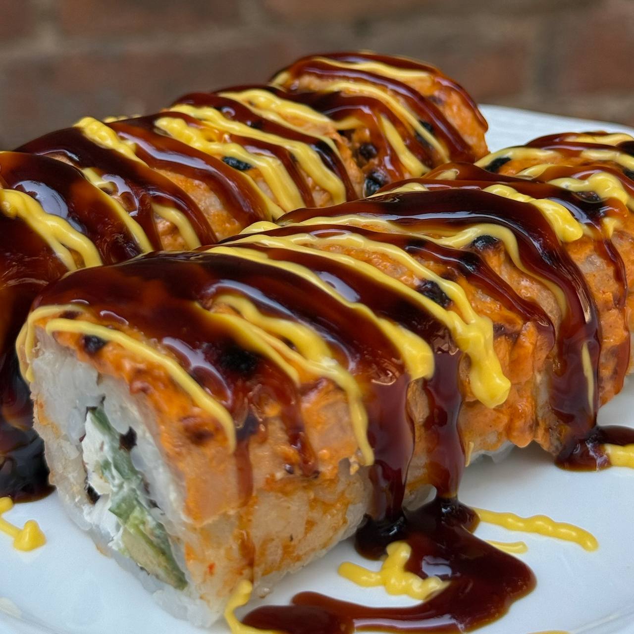 Теплый ролл с тунцом