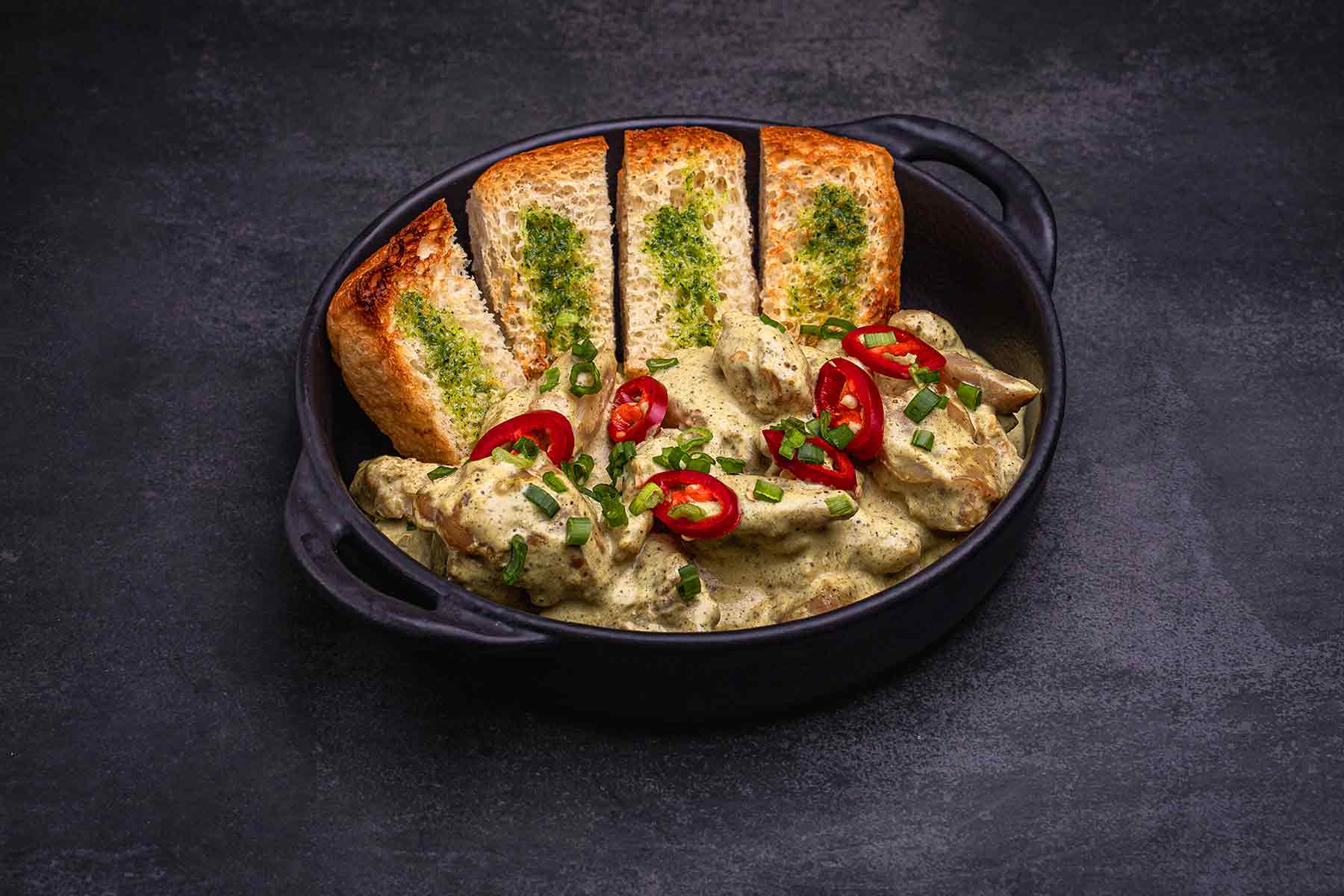 Цыпленок в соусе чкмерули