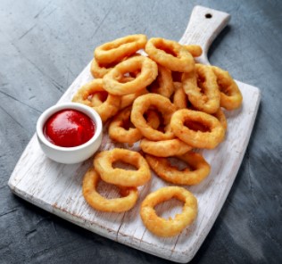Луковые кольца с сырным соусом