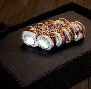 Ролл запеченная филадельфия с окунем