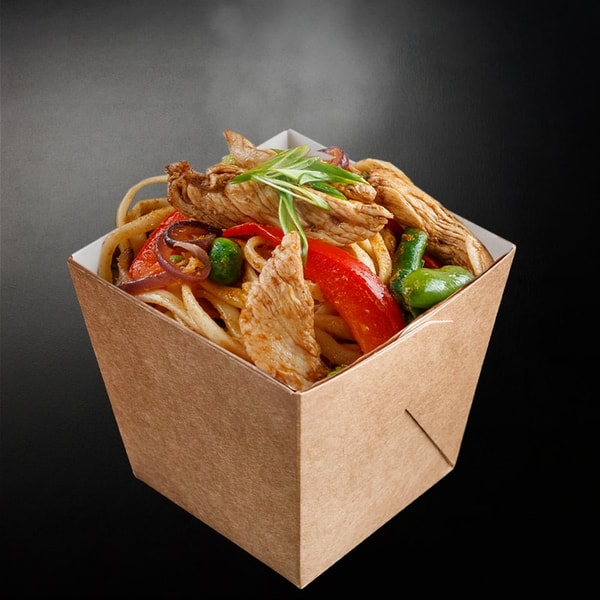 Wok-лапша с куриной грудкой