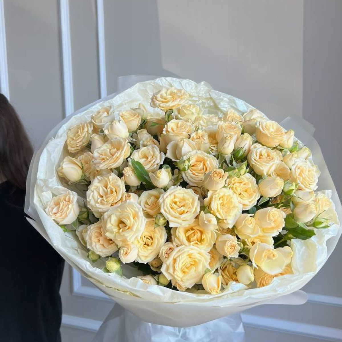 Букет из кустовых роз Артикул: 2682