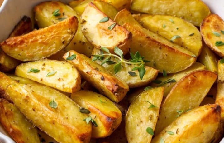 Картофель запечённый с розмарином
