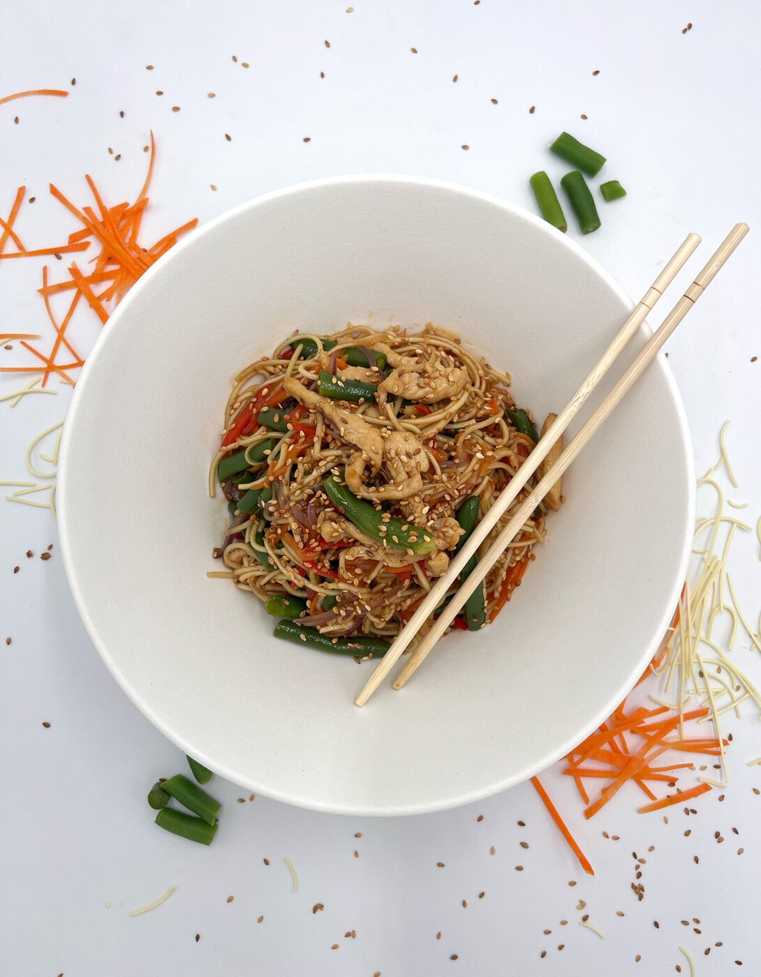 WOK Яичная с курицей в соусе терияки