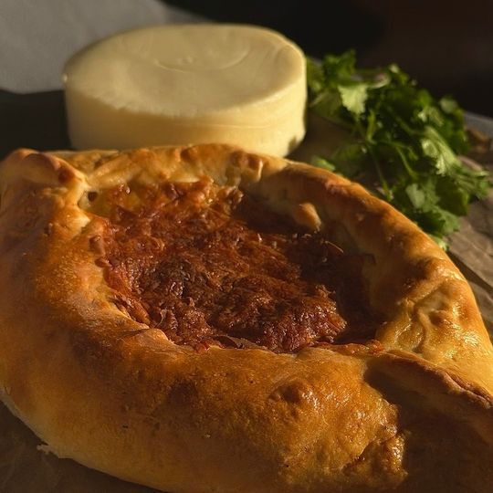 Хачапури с копченым сыром