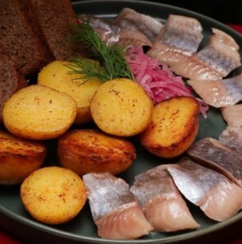 Сельдь с картофелем