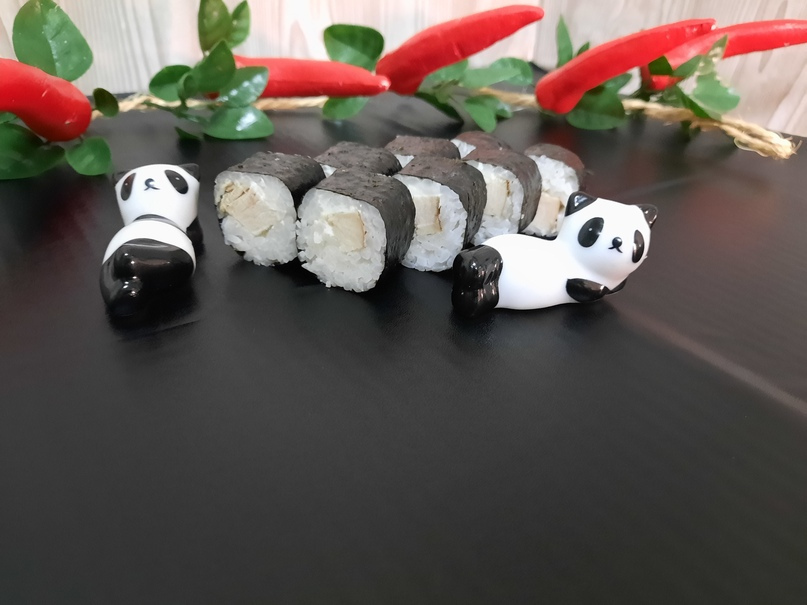 Маки с курицей
