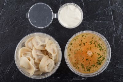 Пельмени с отварным бульоном