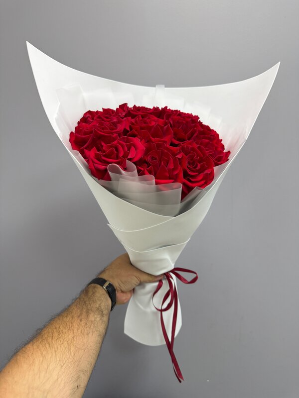 Букет из 11 французских роз в фоамиране