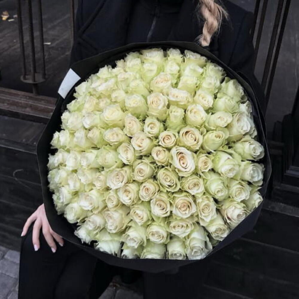 51 белая Роза чёрная упаковка