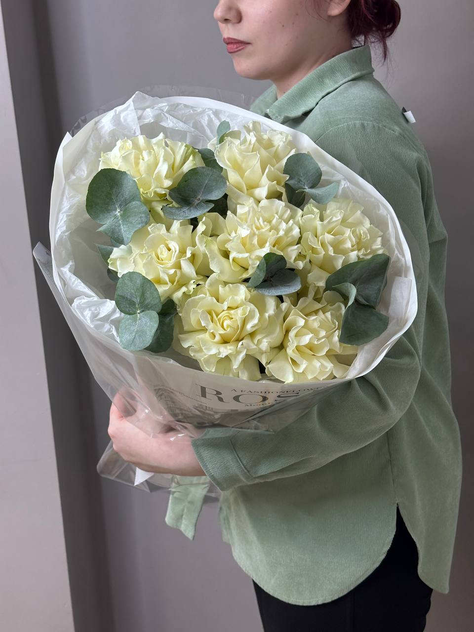 Букет с белыми розами