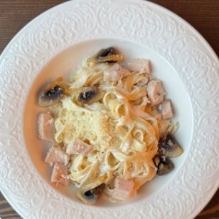 Паста ручной работы с курицей и грибами (стандартная порция)