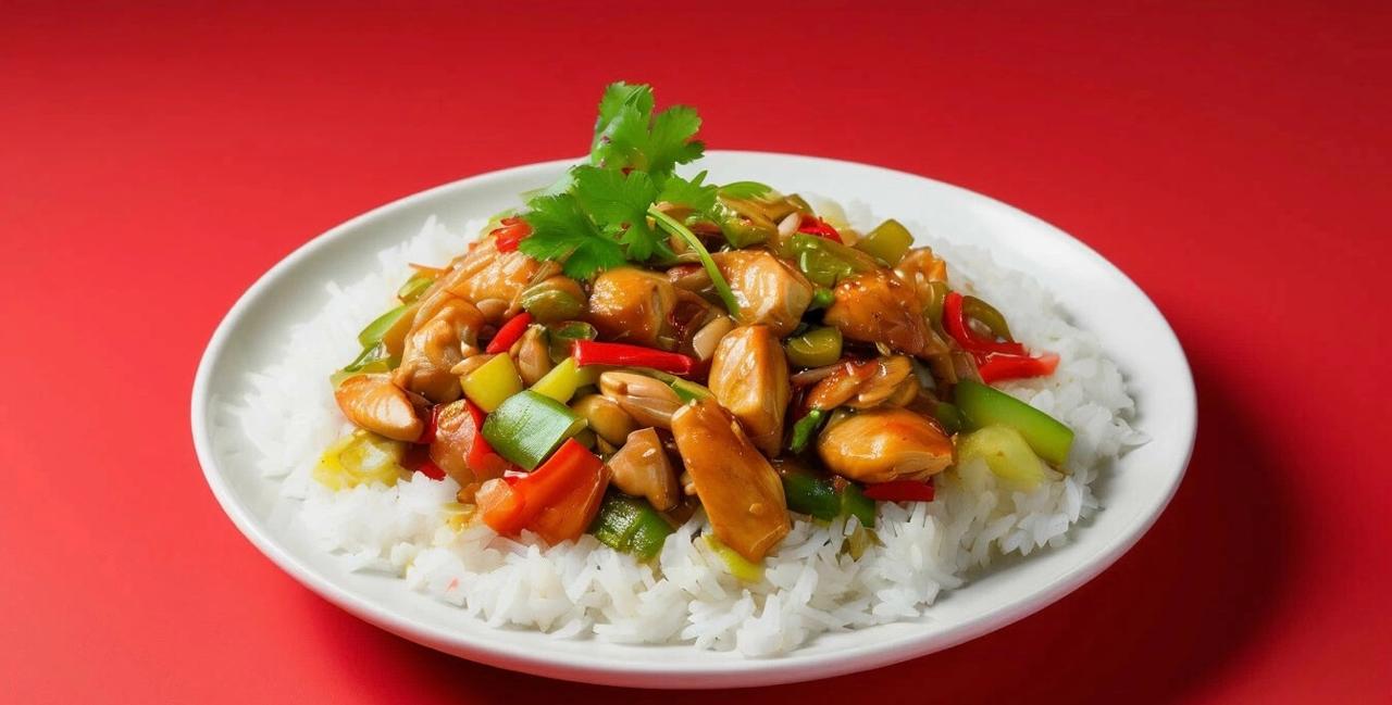 Курица по-тайски с овощами и рисом