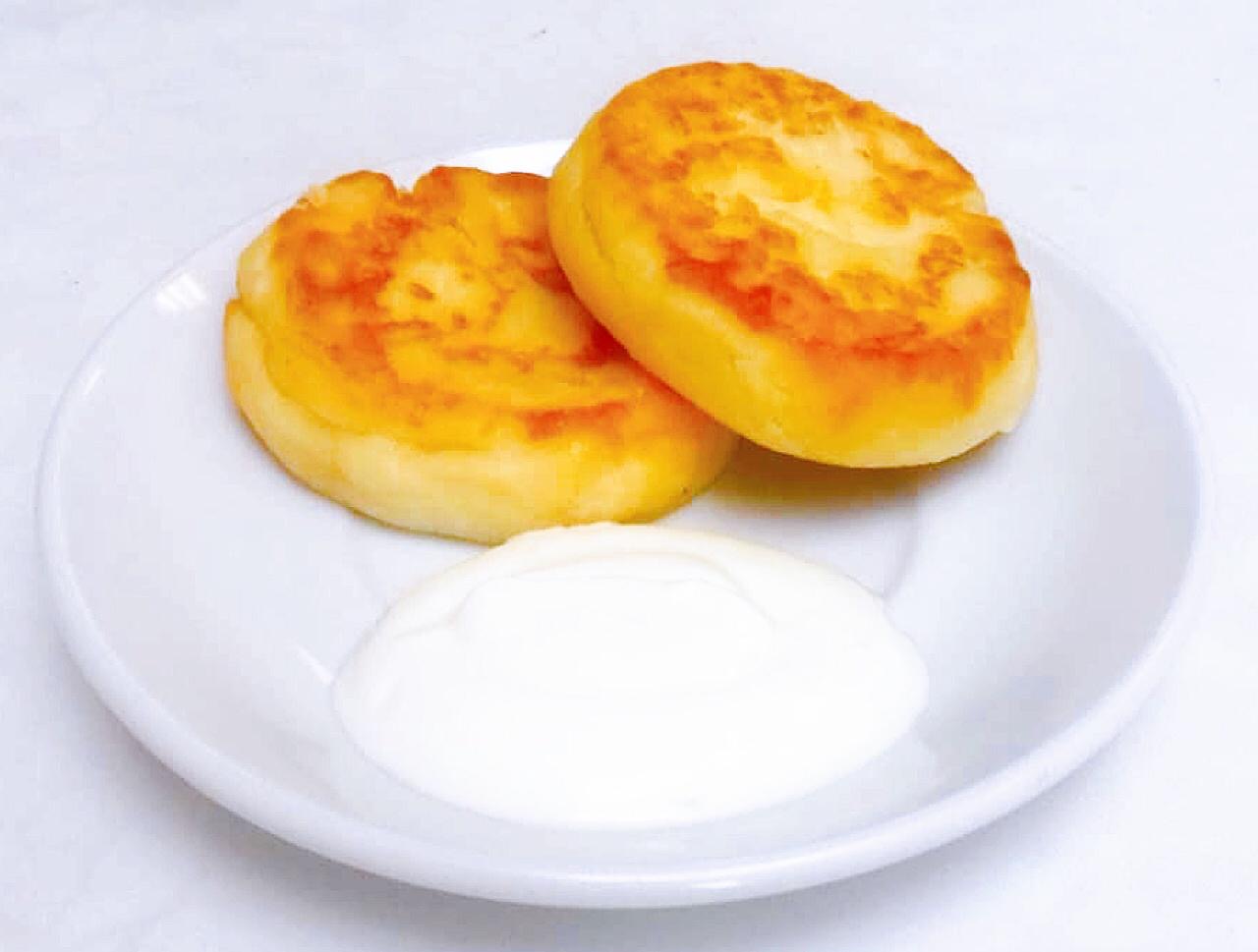 Сырник(2шт)+сметана