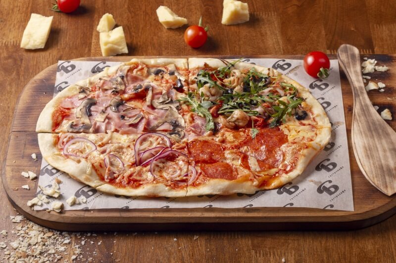 Пицца четыре вкуса