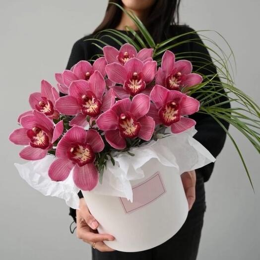 Орхидеи в коробке букет