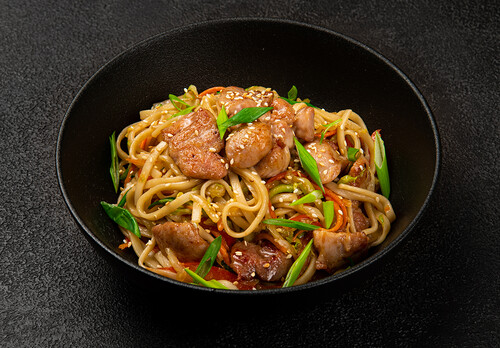 Удон с курицей терияки