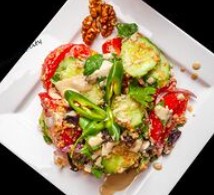 Салат по-грузински с орехами