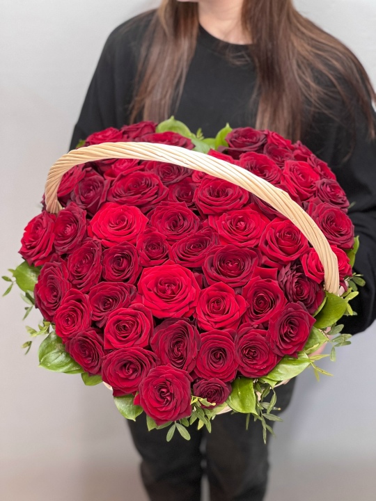 Корзина «Серце из роз»