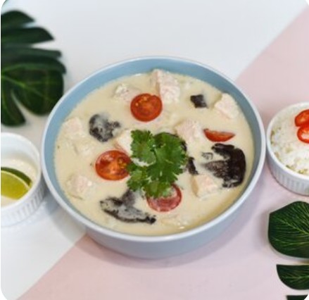 Том Кха с курицей