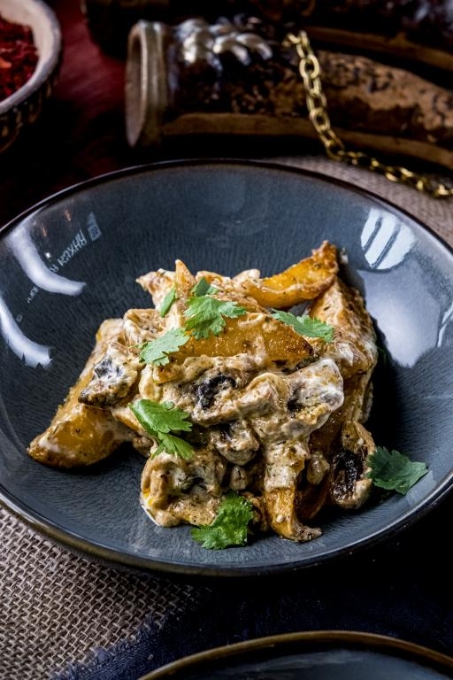 Д Картофель по-домашнему с грибами и сметаной