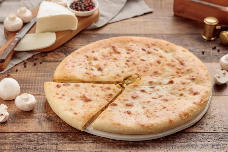 Пирог с сыром и шампиньонами 1000 гр