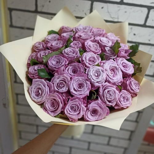 35 лиловых роз