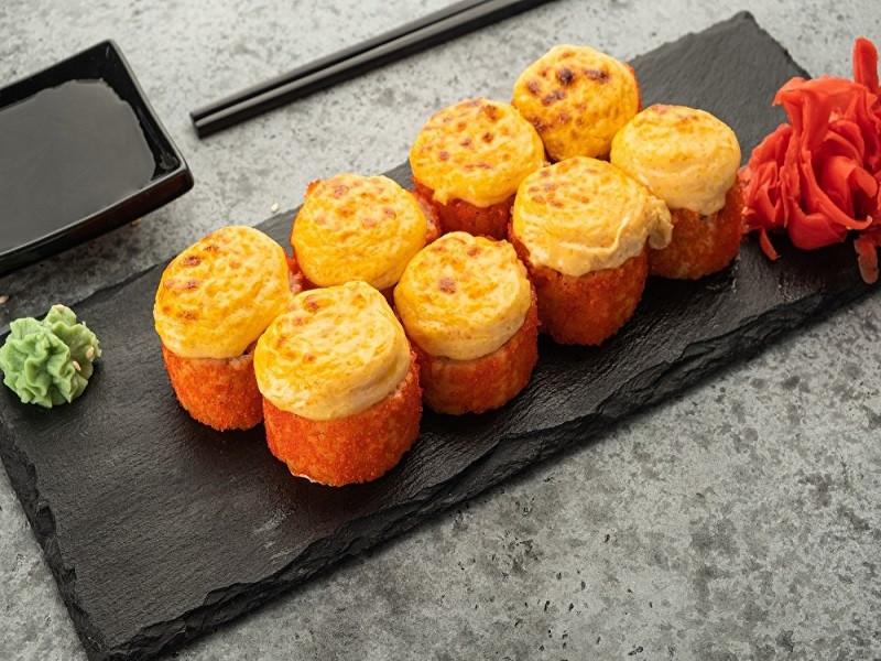 Запеченный ролл с лососем