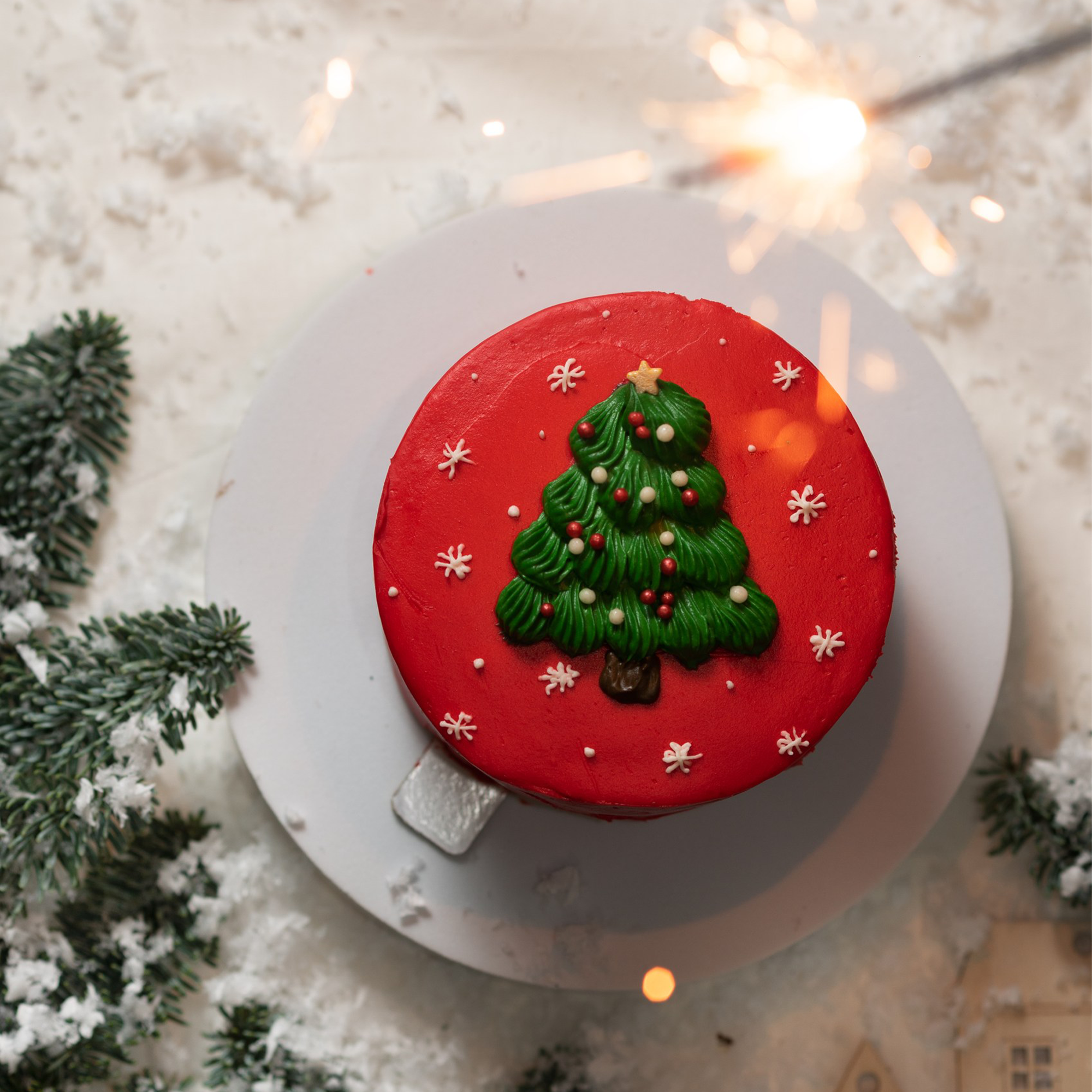 Бенто-торт "Красный бархат" в новогоднем оформлении