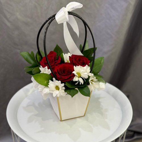 Букет цветов в сумочке (к1755)