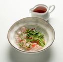 Севиче из сибаса, кинза, авокадо и чили