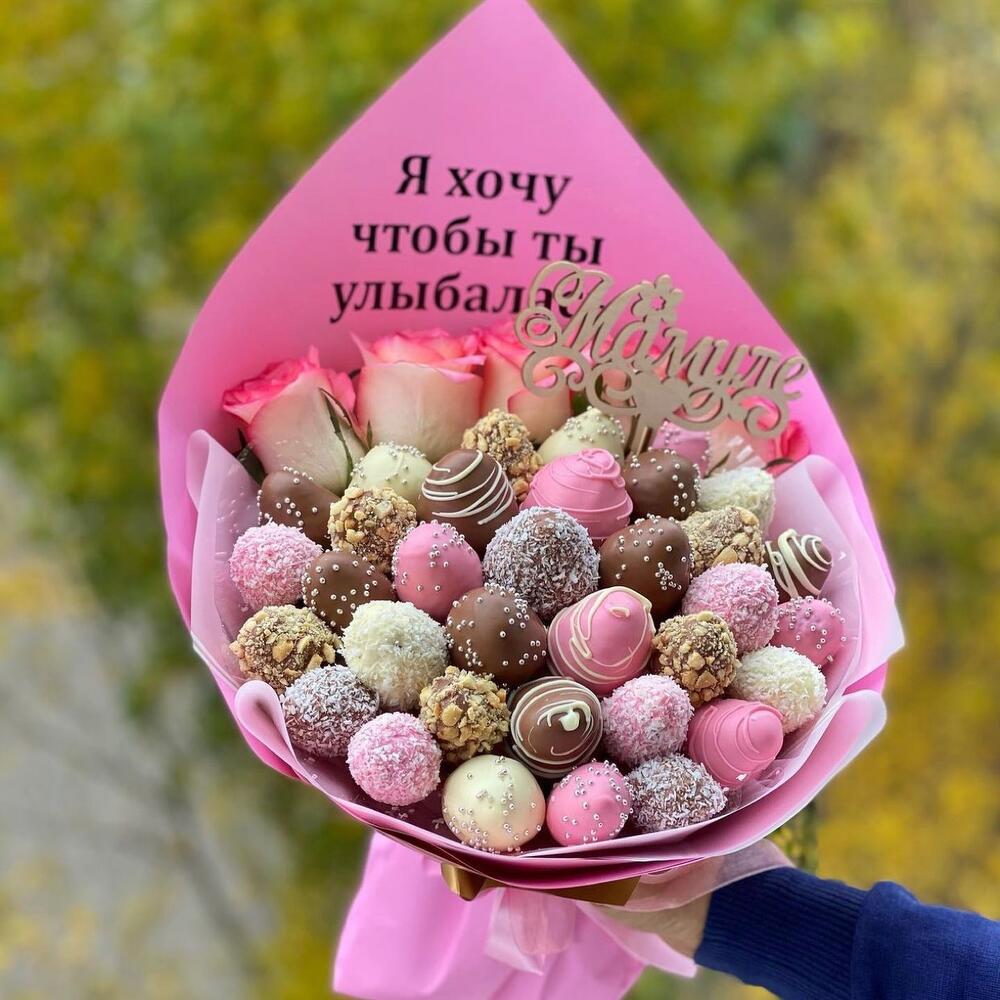 Клубничный букет «Мамуле»