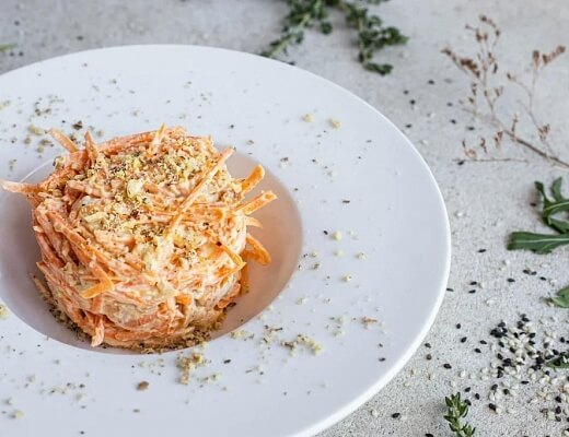 Салат куриный