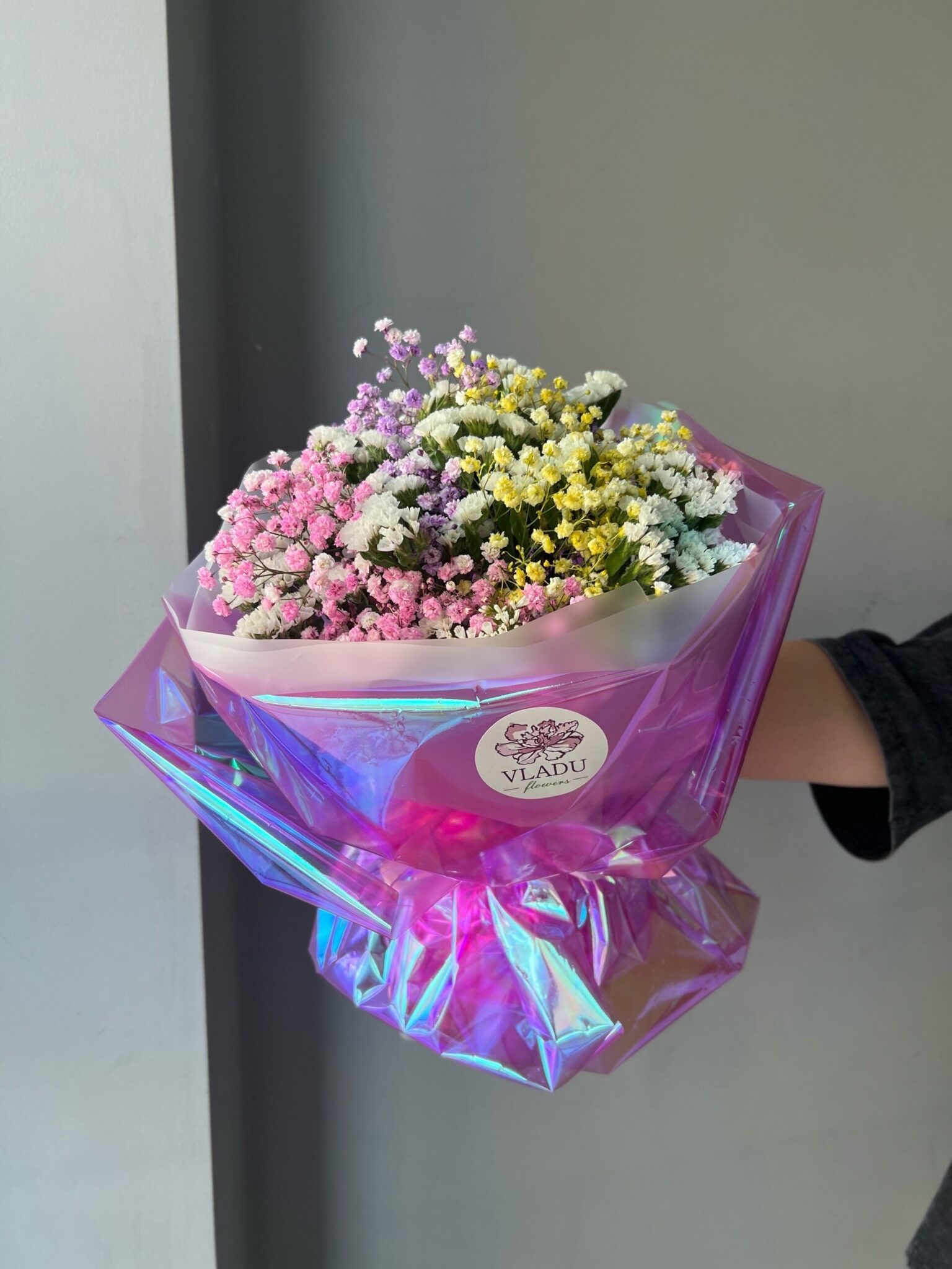 Букет из гипсофилы и статицы