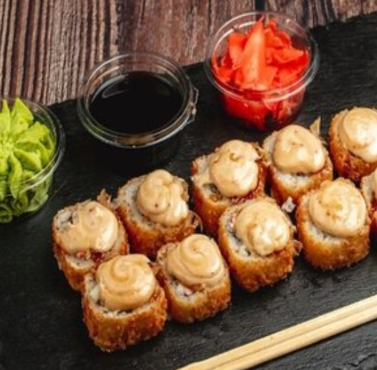 Запеченный ролл с крабом