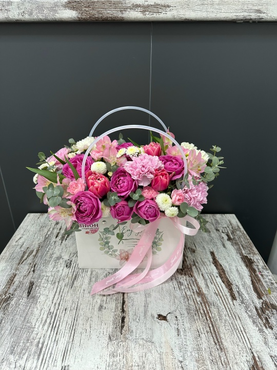 Прекрасная сумочка с цветами