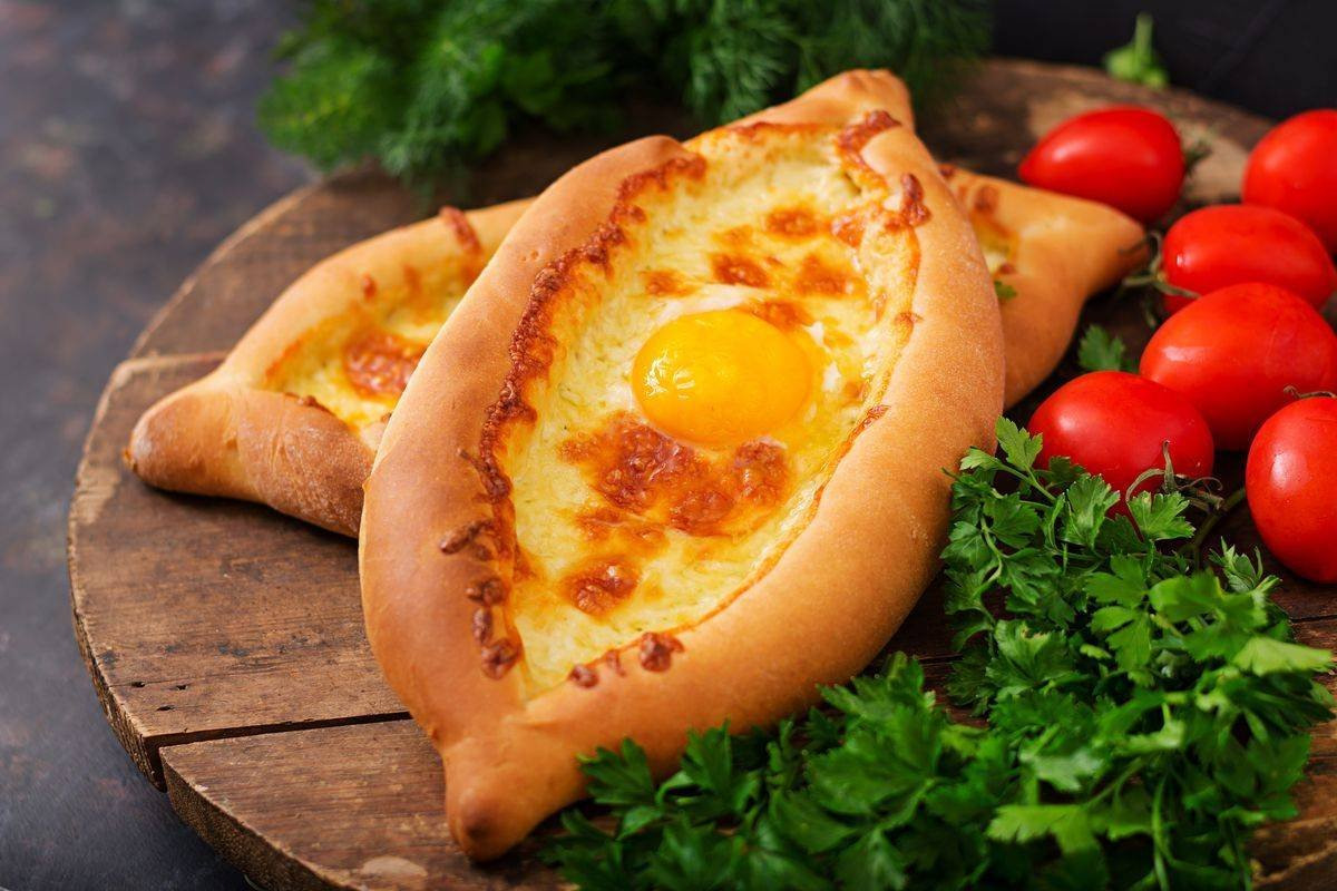 ХАЧАПУРИ ПО-АДЖАРСКИ