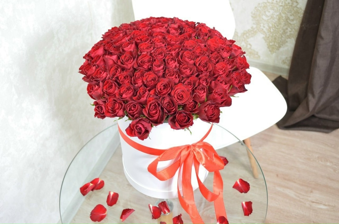 Композиция Красные розы в Коробке