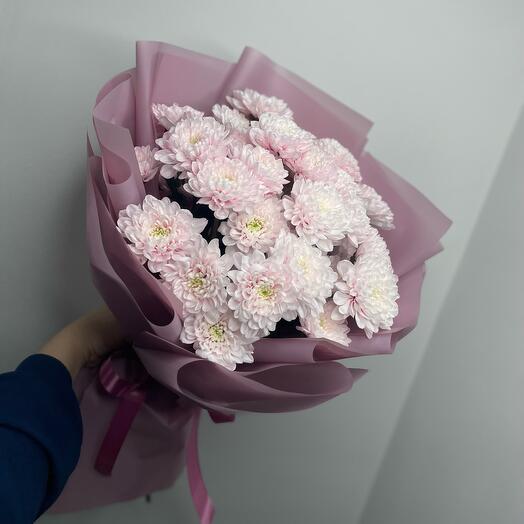 Моно букет из розовых кустовых хризантем