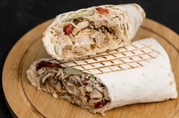 Шаурма из курицы лаваш классический 