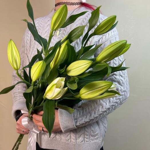 Букет из 3 белых лилий с ароматом