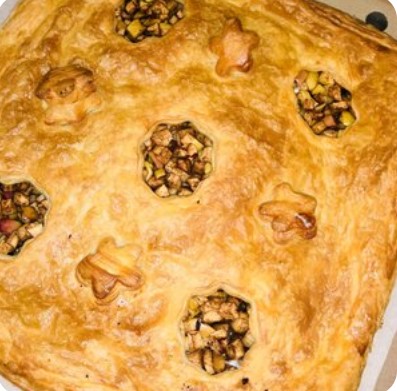 Пирог малина с творогом 1кг (слоеное тесто)