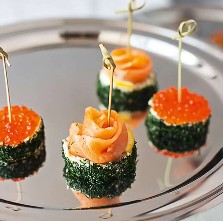 Канапе с красной икрой 1 шт.