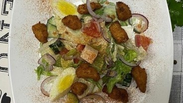 Салат с хрустящим цыпленком