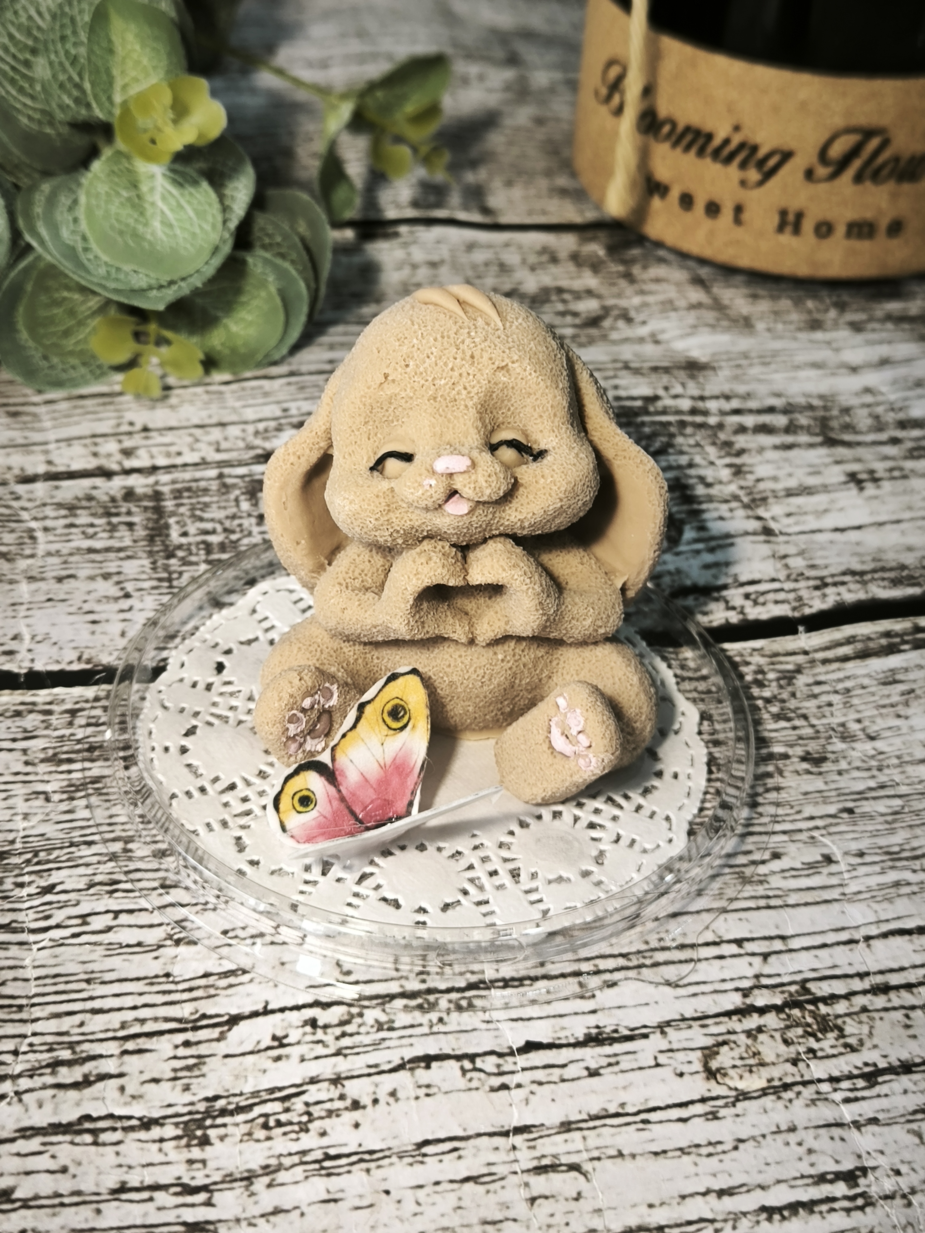 Фигурка зайки из шоколада