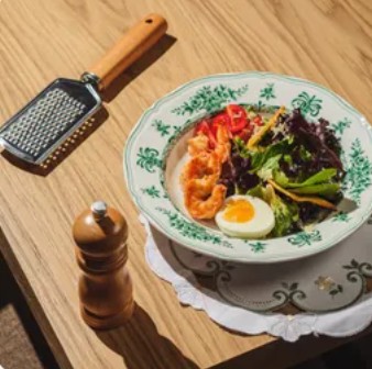 Салат цезарь с креветками