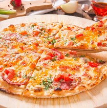 Пицца с копчёной колбаской